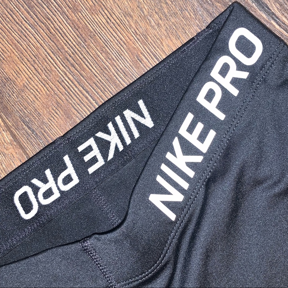Nike Pro 3/4 Length Leggings